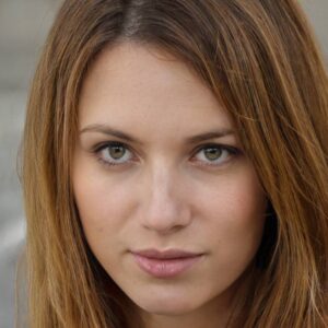 Ελένη Παπακωνσταντίνου - Συγγραφέας